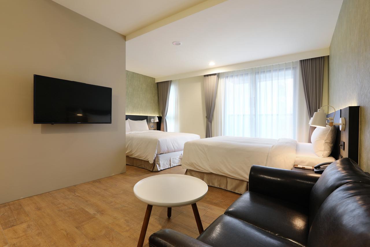 Kun Tour Hotel Тайджун Екстериор снимка