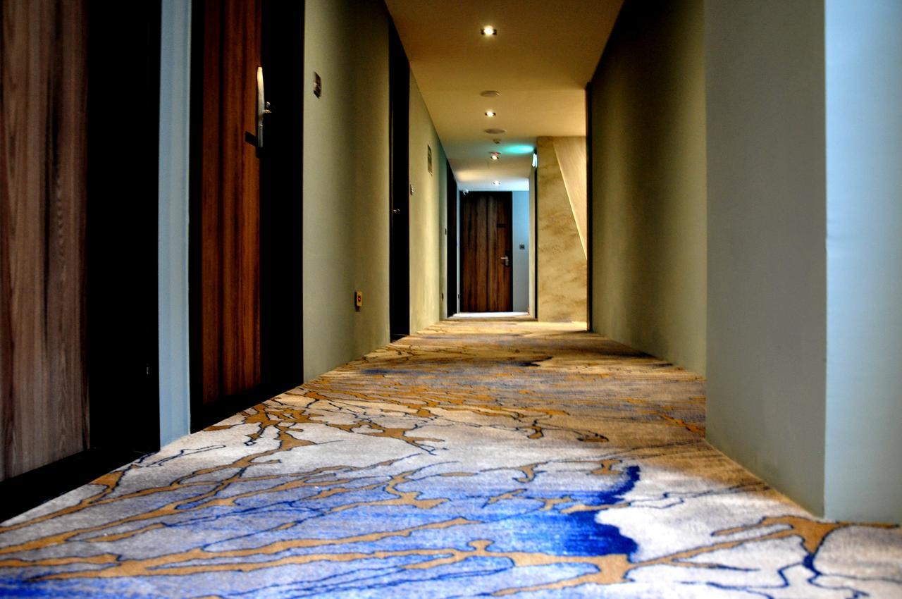 Kun Tour Hotel Тайджун Екстериор снимка