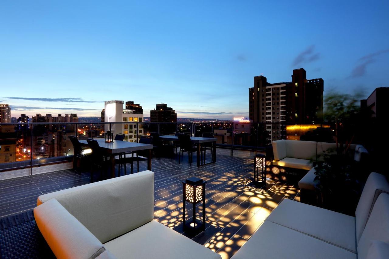 Kun Tour Hotel Тайджун Екстериор снимка