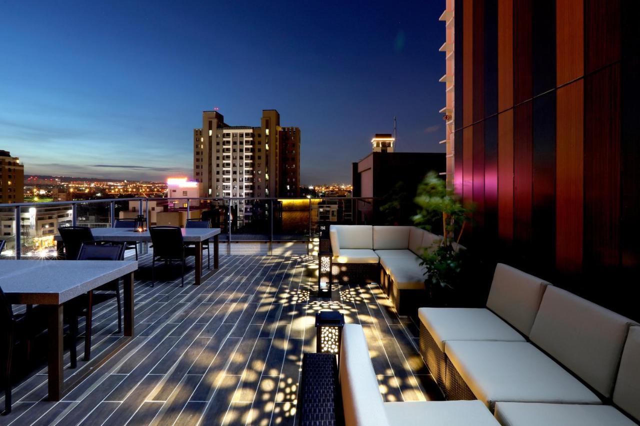 Kun Tour Hotel Тайджун Екстериор снимка